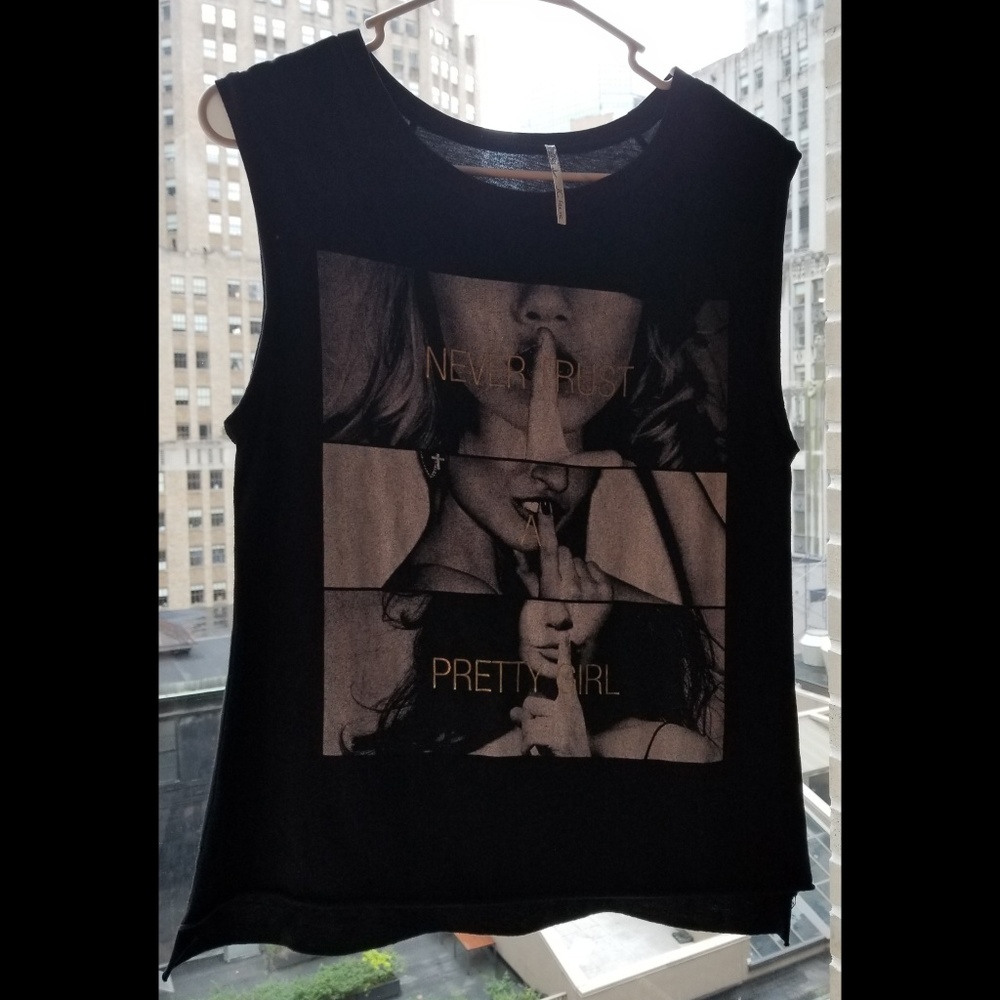 Graphic Tee - Picture 2 of 4